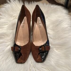 Anyi Lu | Two Tone pump Reptile/Suede pattern Size 40